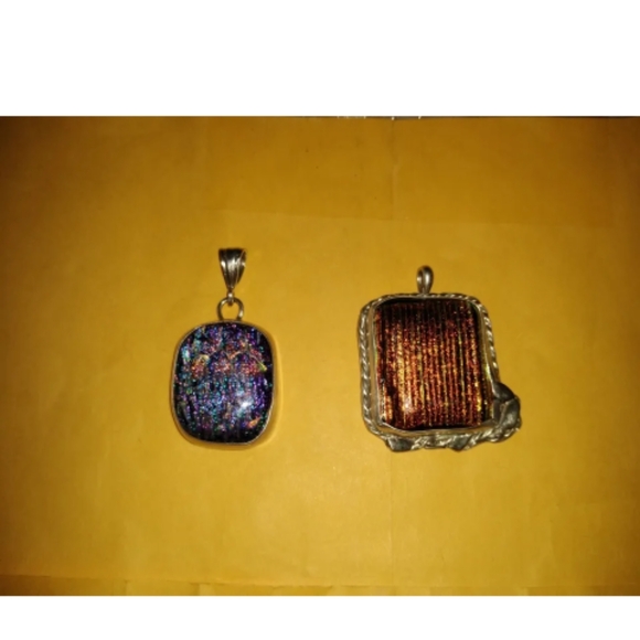 Showcase your unique style with this Dicroic Glass Pendant from Artisan. Crafted - Picture 9 of 9